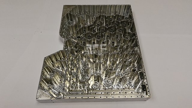 大型龍門銑加工技術交流與合作日益加強